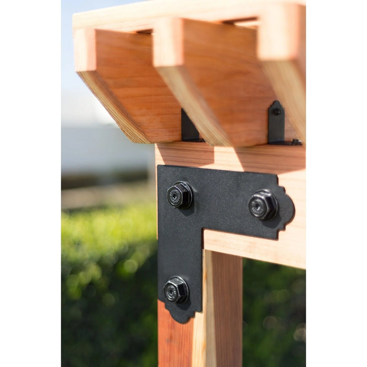 Simpson Strong-Tie APL4 Outdoor Accents Mission Collection ZMAX Black Powder-Coated L Strap for 4x4 - 4