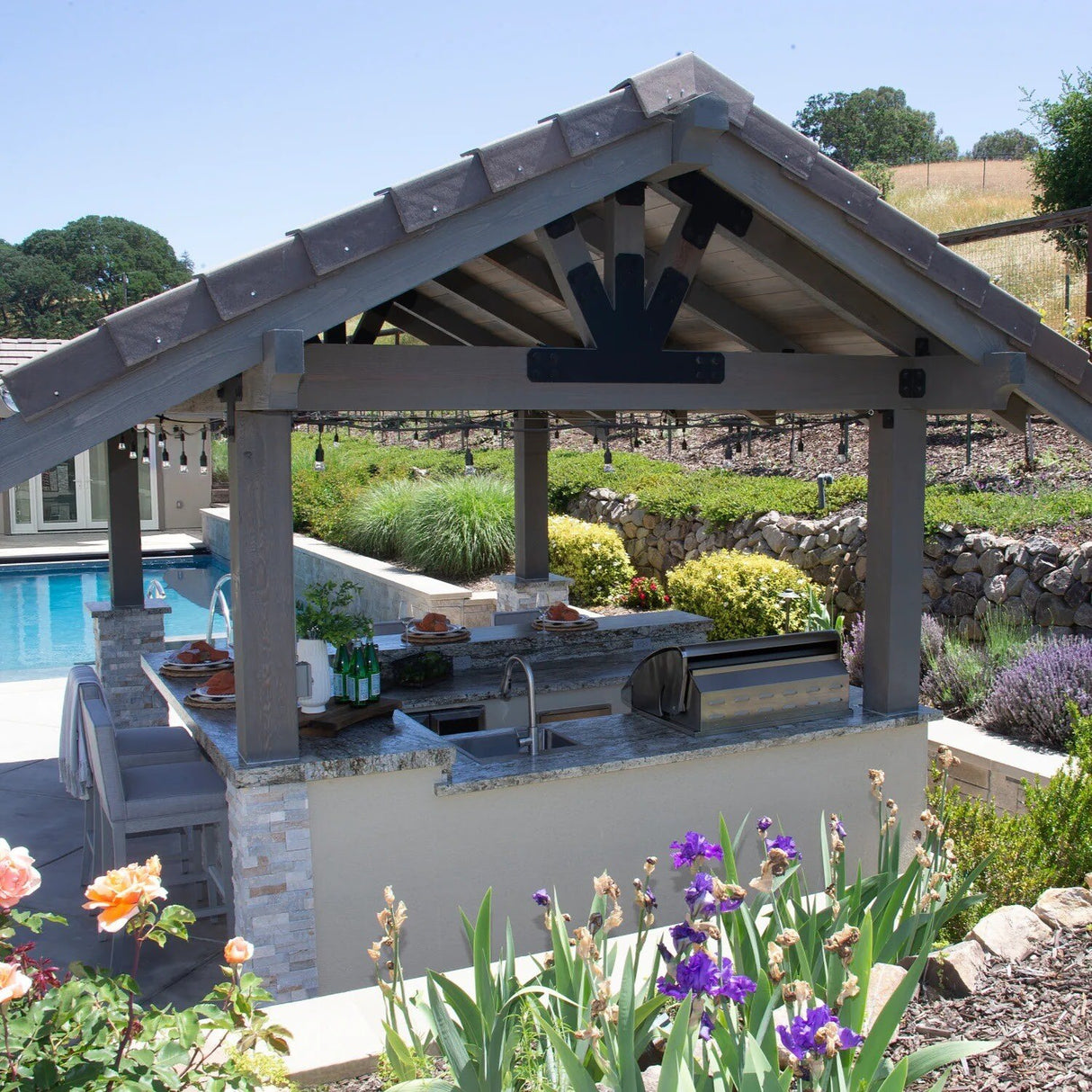 Simpson Strong-Tie APVA6 Outdoor Accents Avant Collection ZMAX Black Powder-Coated 90 Degree Angle for 6x - 5