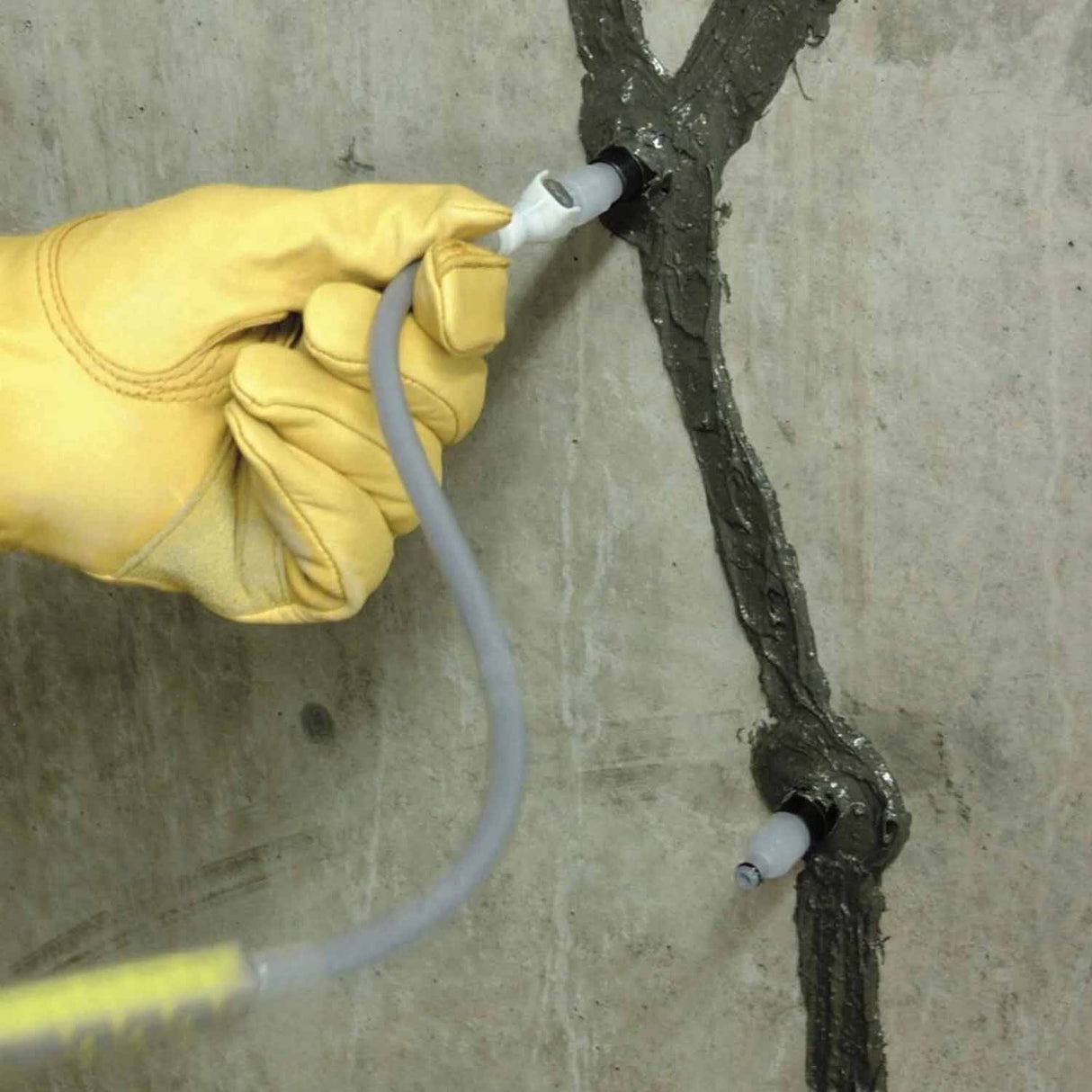 Simpson Strong-Tie EIF-EZ E-Z-Click Injection Port Fitting for Concrete Crack Repair - 2