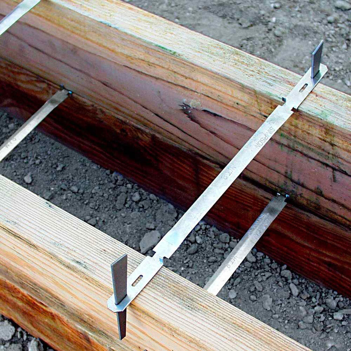 Simpson Strong-Tie W1-R100 (14-Gauge) Galvanized Wedge for Form Ties (100 Pack) - 3