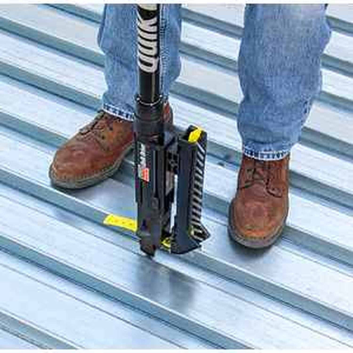 Simpson Strong-Tie XLQ114T1224 Strong-Drive (#12 x 1-1/4" 5/16 Hex) XL Large-Head Metal Screw Collated with Quik Guard (1000 Pack) - 4