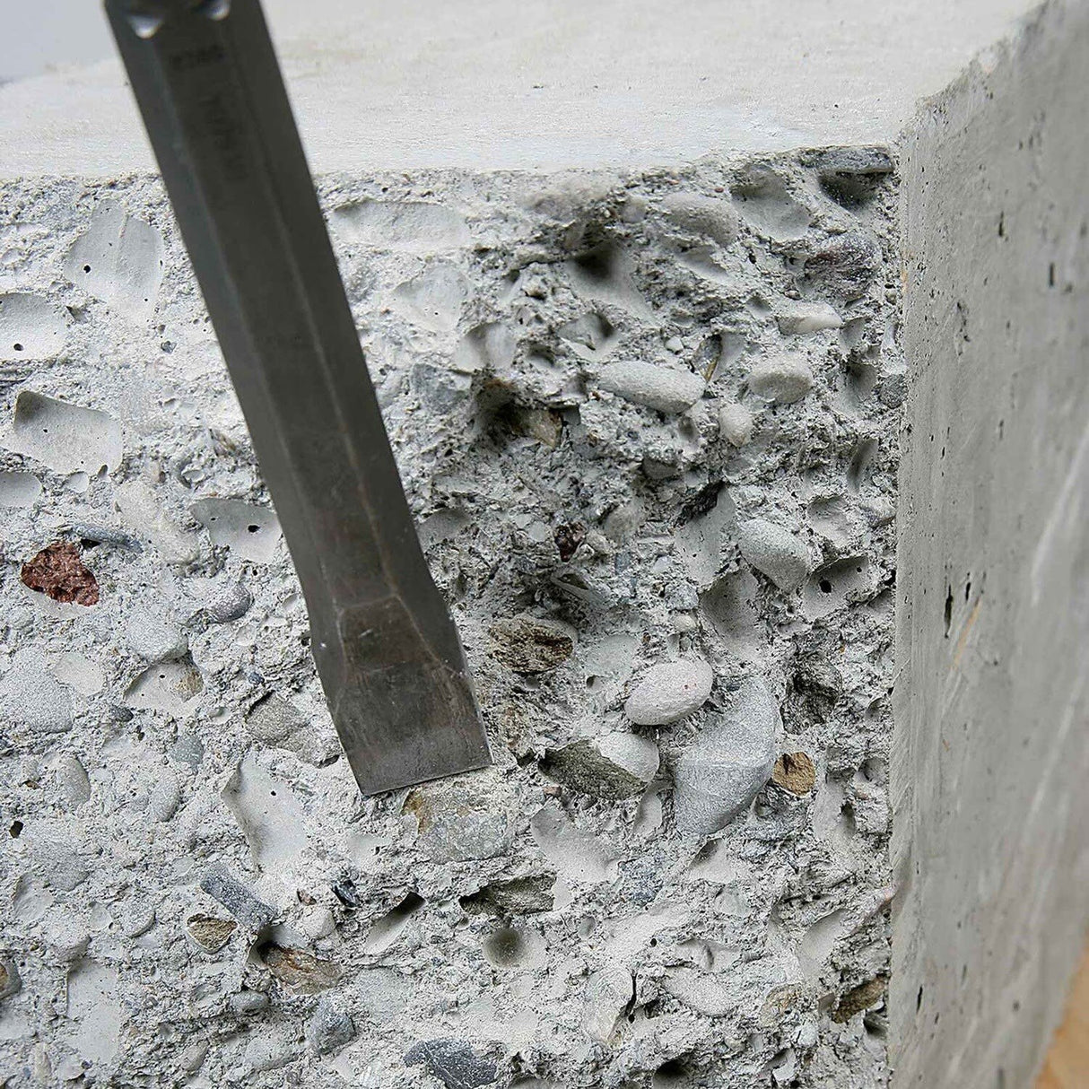 Simpson CHMXF10012 (1" x 12") SDS Max Flat Chisel for Concrete Demolition - 3