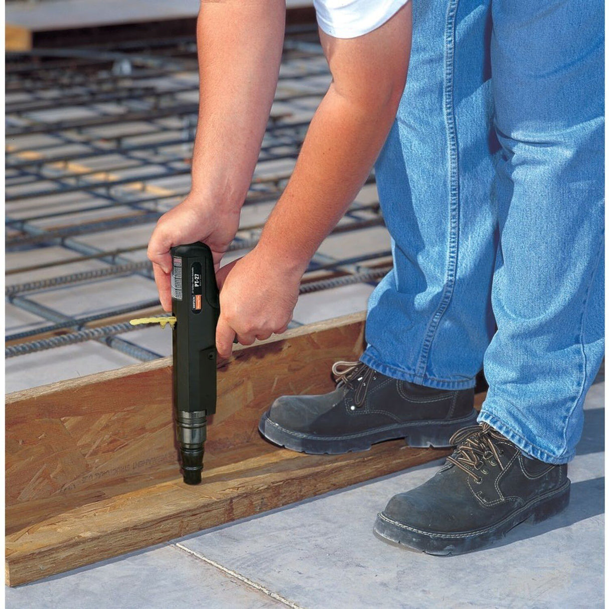Simpson Strong-Tie PEPT6 (6') Extension Pole Tool for Powder-Actuated Fastening Systems - 3